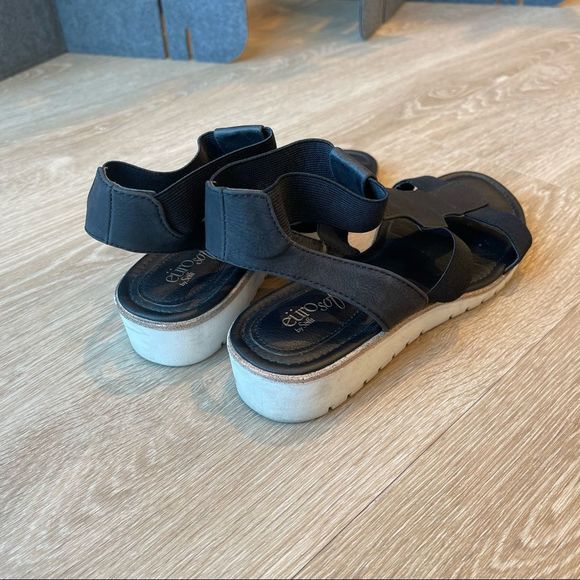 Euro Soft by Sofft black sandals with white sole size 9 - Picture 5 of 8